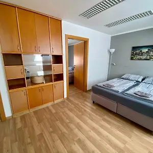 3-bedroom In Rajhrad, With Kitchen, 2 Bathrooms, Parking Apartmán